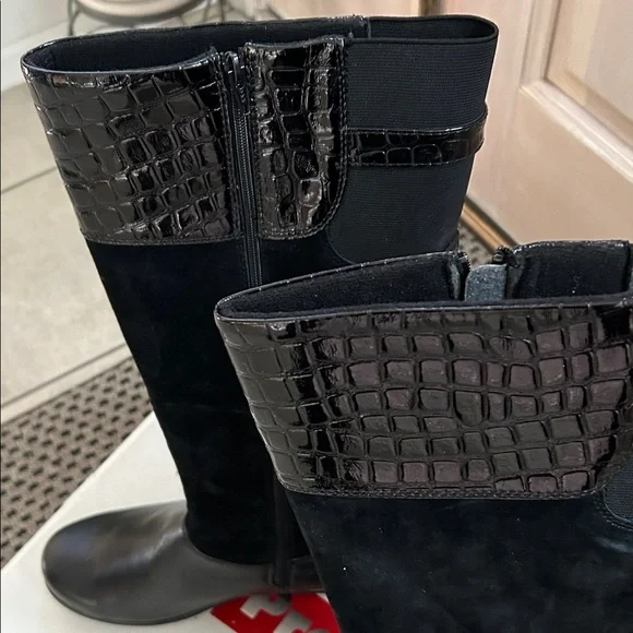 Propet Black Boots with Croc Texture - Picture 2 of 4